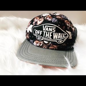 Vans ASPCA Cat Beach Girl Trucker Hat